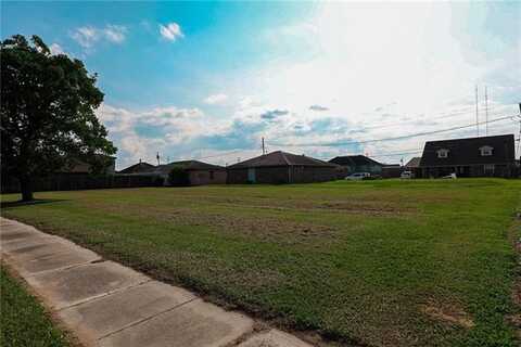 3816 VENTURA Drive, Chalmette, LA 70043