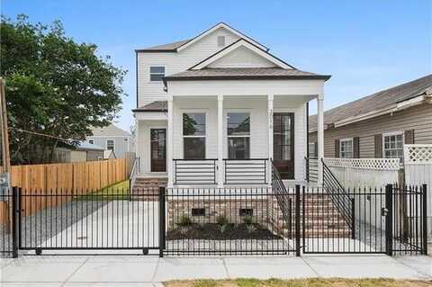 3016 S SARATOGA Street, New Orleans, LA 70115