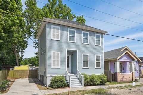925 N ROCHEBLAVE Street, New Orleans, LA 70119