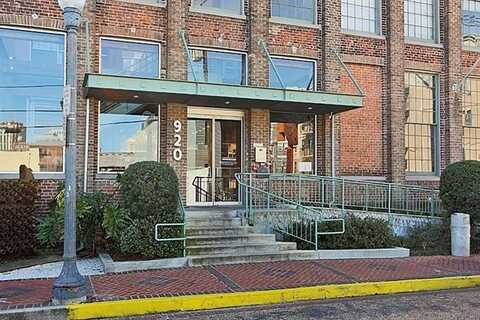 920 POEYFARRE Street, New Orleans, LA 70130