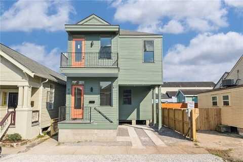 810 N ROMAN Street, New Orleans, LA 70116