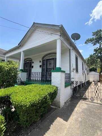 8424 WILLOW Street, New Orleans, LA 70118