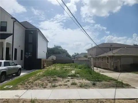 1853 PRATT Drive, New Orleans, LA 70122