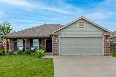 1113 S Spinnaker Drive, Oologah, OK 74053