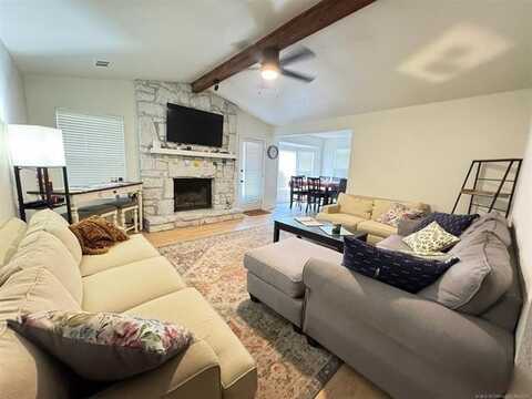 1700 S Cypress Avenue, Broken Arrow, OK 74012