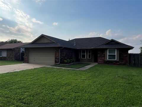505 W Ryan Street, Catoosa, OK 74015