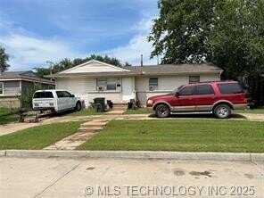 215 E 53rd Street North, Tulsa, OK 74126