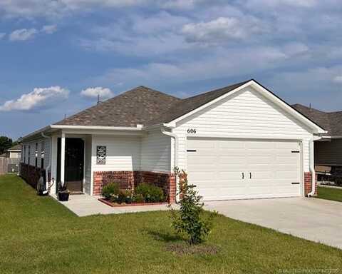 606 Georgia Place, Muskogee, OK 74403