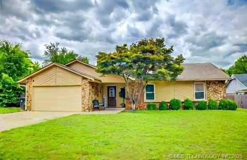 905 W Park Court, Broken Arrow, OK 74011