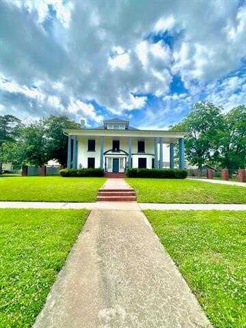 211 F SW, Ardmore, OK 73401