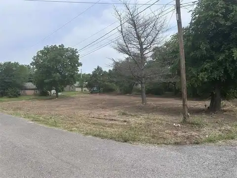 815 S Cherokee Street, Locust Grove, OK 74352