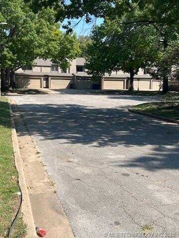 2219 E 55th Court S, Tulsa, OK 74105