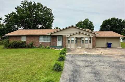 705 W 3rd Street, Skiatook, OK 74070
