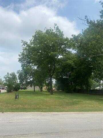 706 W Chickasaw Street, Marietta, OK 73448