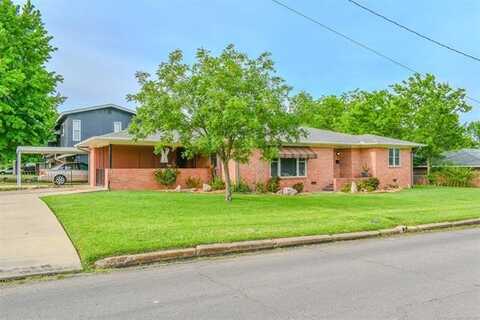 403 E Kirk Street, Hugo, OK 74743