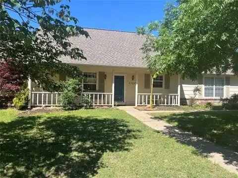 2702 Raintree Circle, Sapulpa, OK 74066