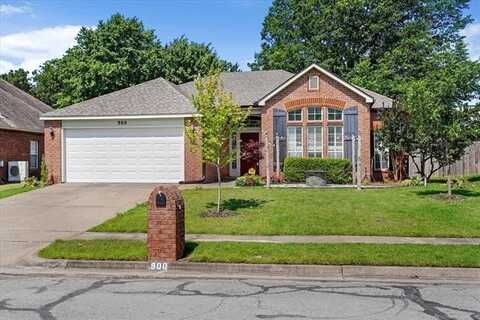 900 N Hemlock Avenue, Broken Arrow, OK 74012
