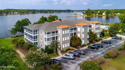 300 Midyette Street, Oriental, NC 28571