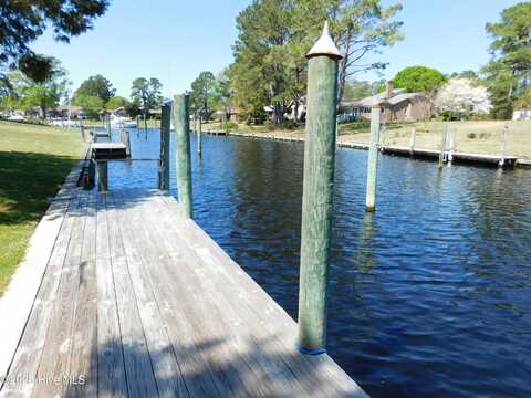 6109 Schooner Court, New Bern, NC 28560