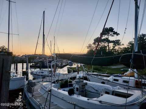 415 Whittaker Point Road, Oriental, NC 28571