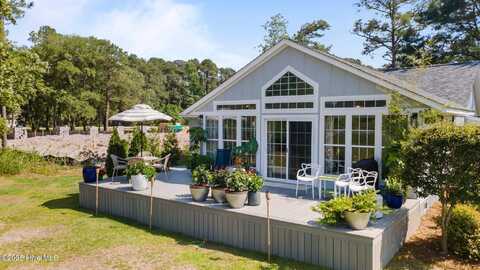 5715 Sloop Court, New Bern, NC 28560