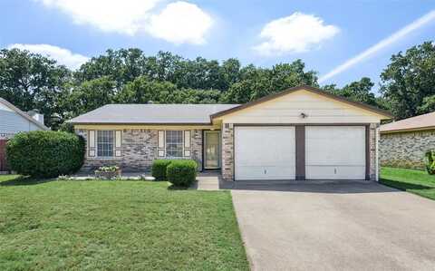 6004 Springwood Drive, Arlington, TX 76001