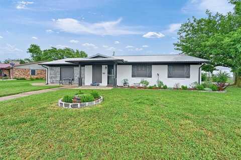 915 S Western Hills Drive, Howe, TX 75459