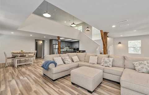 1327 Whispering Springs Drive, Tool, TX 75143