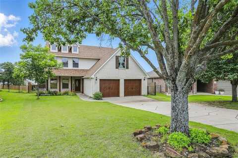 2824 Greenway Drive, Burleson, TX 76028