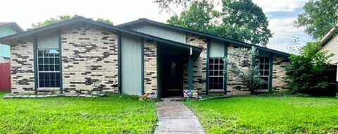 2901 Branch Oaks Drive, Garland, TX 75043