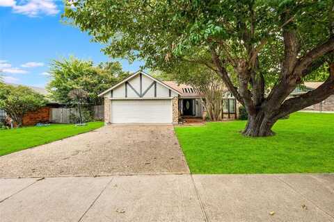 105 LAKEWAY Drive, Benbrook, TX 76126