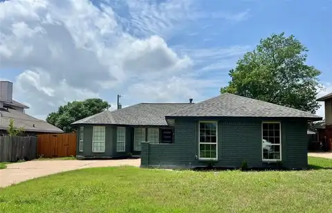 302 Mesa Wood Drive, Glenn Heights, TX 75154