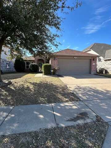 7628 Hollow Forest Drive, Fort Worth, TX 76123