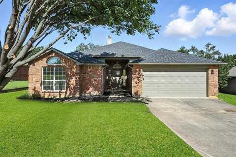 713 Madeline Court, Azle, TX 76020