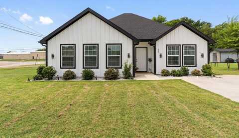 810 S MAIN Street, Kemp, TX 75143