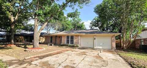 2104 Guinevere Street, Arlington, TX 76014