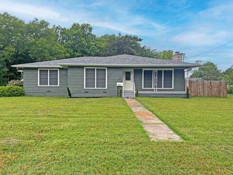 910 N Mill Street, Bowie, TX 76230