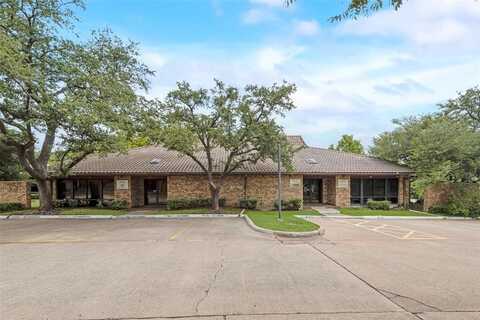 901 Waterfall Way, Richardson, TX 75080