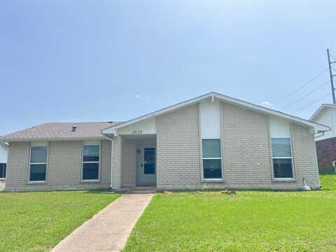 2938 Esquire Lane, Garland, TX 75044