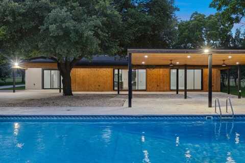 1215 E Stegall Road, Robinson, TX 76706