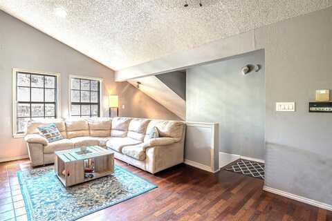 4516 Forestgate Drive, Arlington, TX 76017