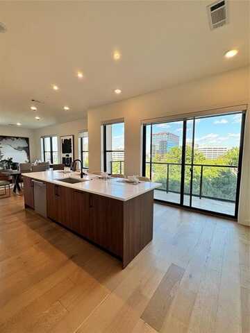 2620 Maple Avenue, Dallas, TX 75201