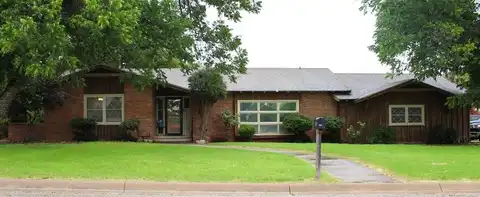 400 N Elm Street, Comanche, TX 76442