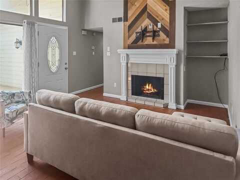 606 Bellaire Drive, Hurst, TX 76053