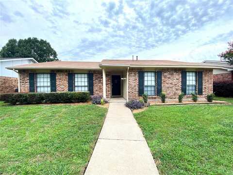6221 Fallbrook Drive, Garland, TX 75043