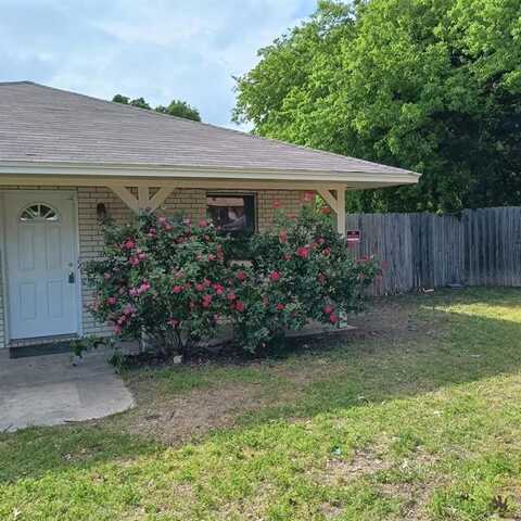 819 Carmen Court, Sanger, TX 76266