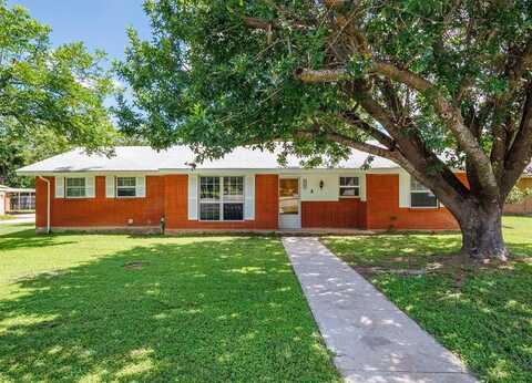 3900 Oakdale Drive, Brownwood, TX 76801