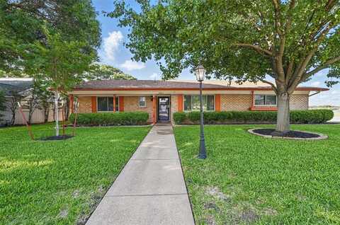3841 Wilkie Way, Fort Worth, TX 76133