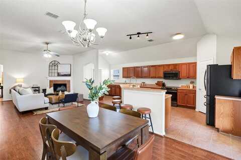 10525 N Haven Drive, Benbrook, TX 76126