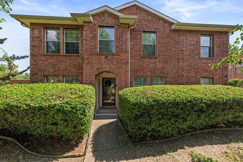 712 Forest Creek, DeSoto, TX 75115